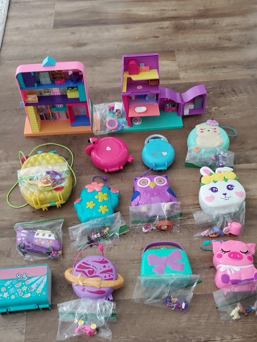 Lot Of 14 Polly Pocket Sets
